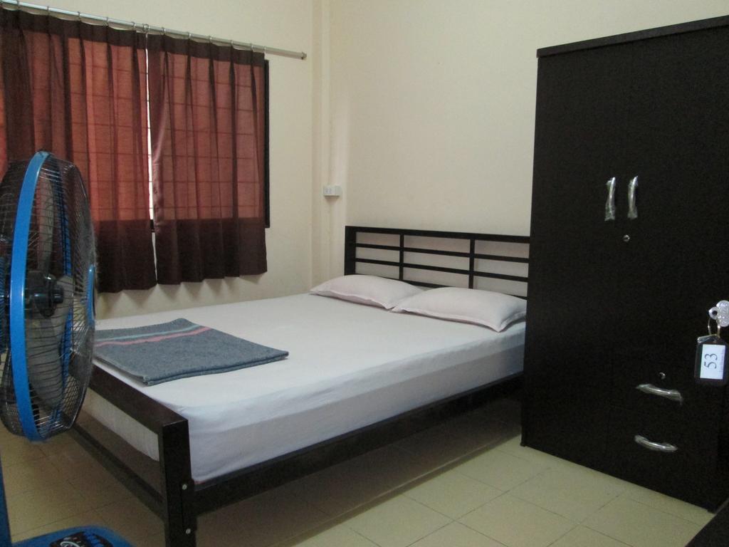 بانكوك Lee House Inn الغرفة الصورة