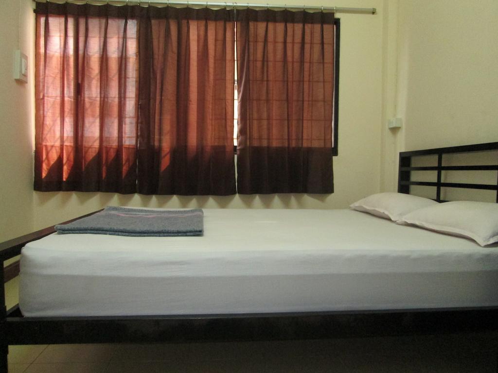 بانكوك Lee House Inn الغرفة الصورة